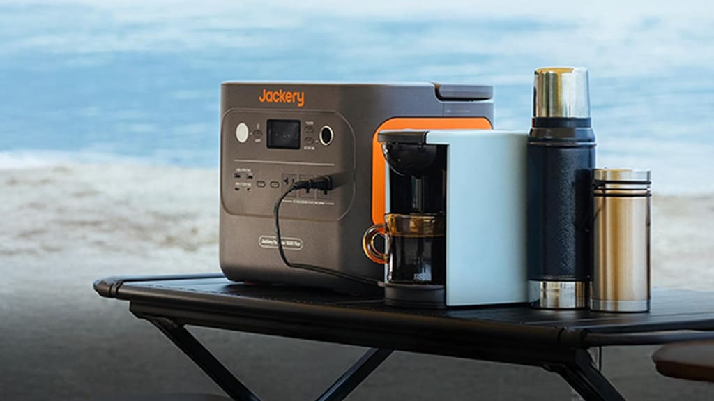 Jackery Solar Generator Roam Kit Portable Power Station and Solar Panels - Expandable Backup Power for Outdoor Adventures
